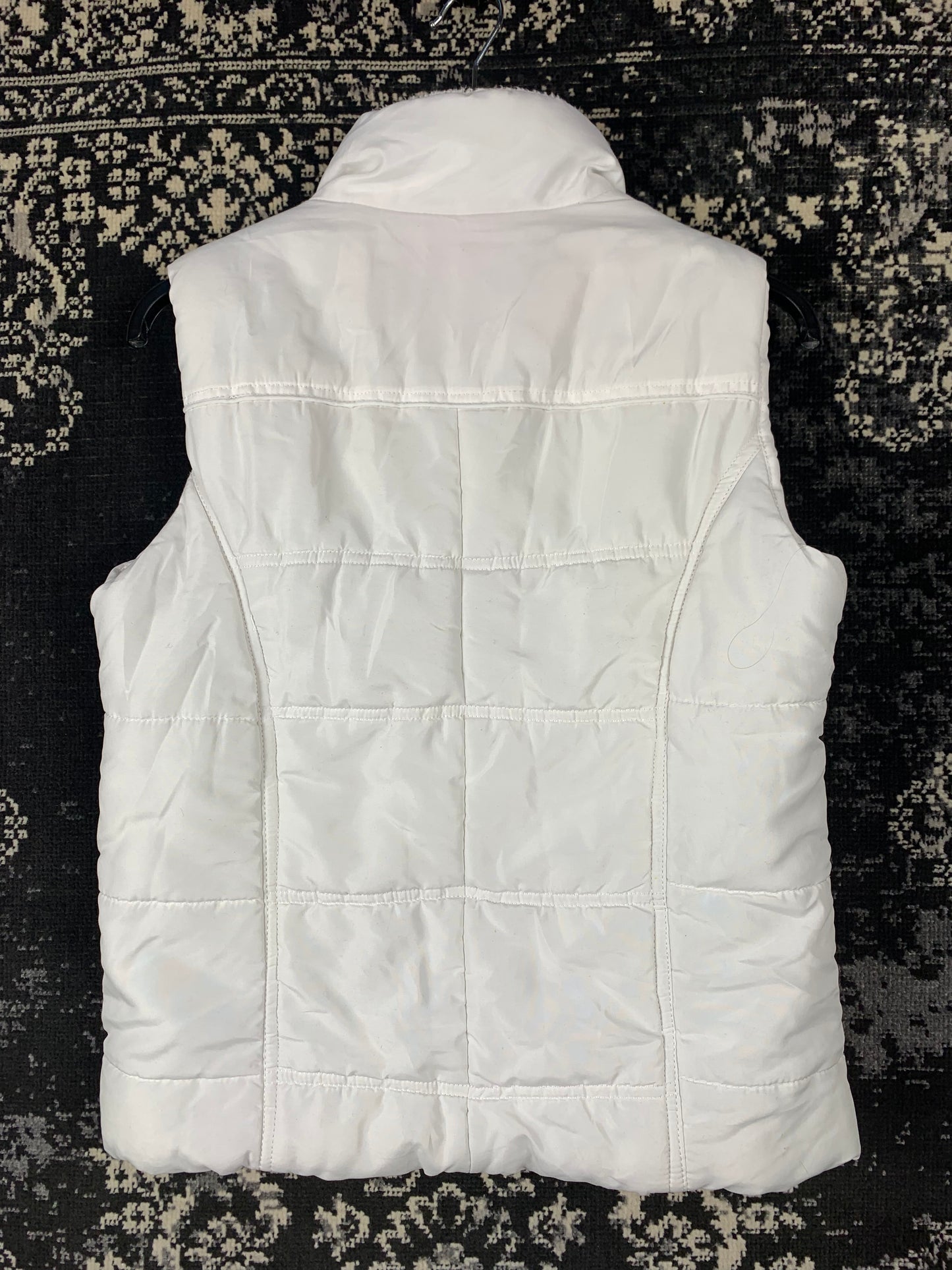 Womens Y2K Vintage White Everlast Puffer Vest