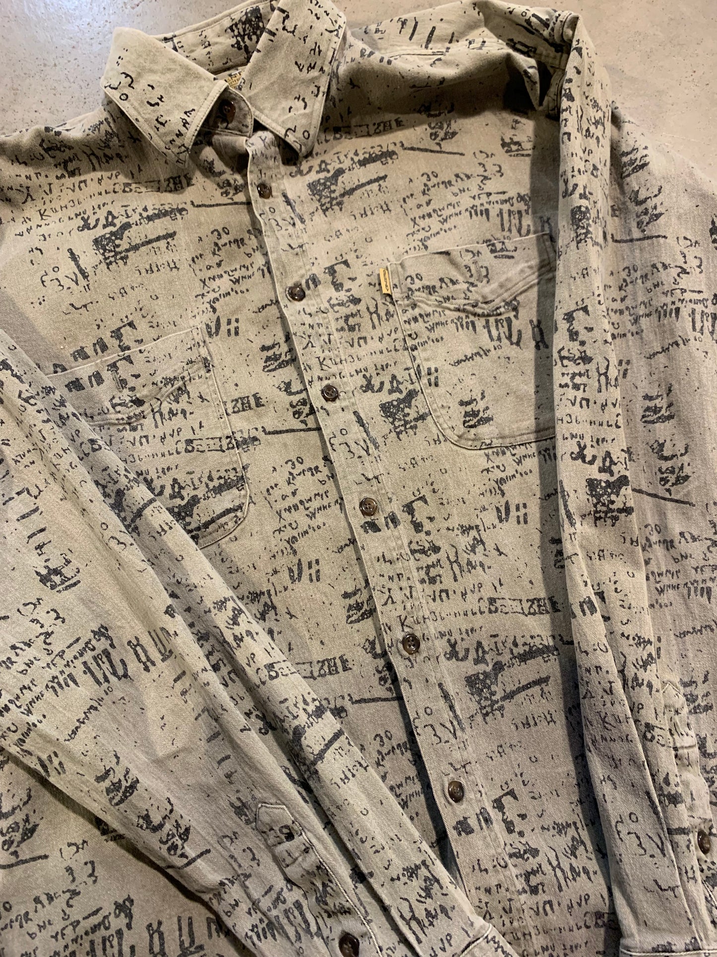 Men’s Vintage Gentry Printed Long Sleeve Button-Up Shirt