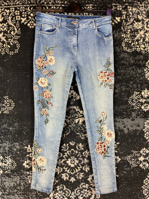 Parisian Floral Embroidered Skinny Jeans for Women