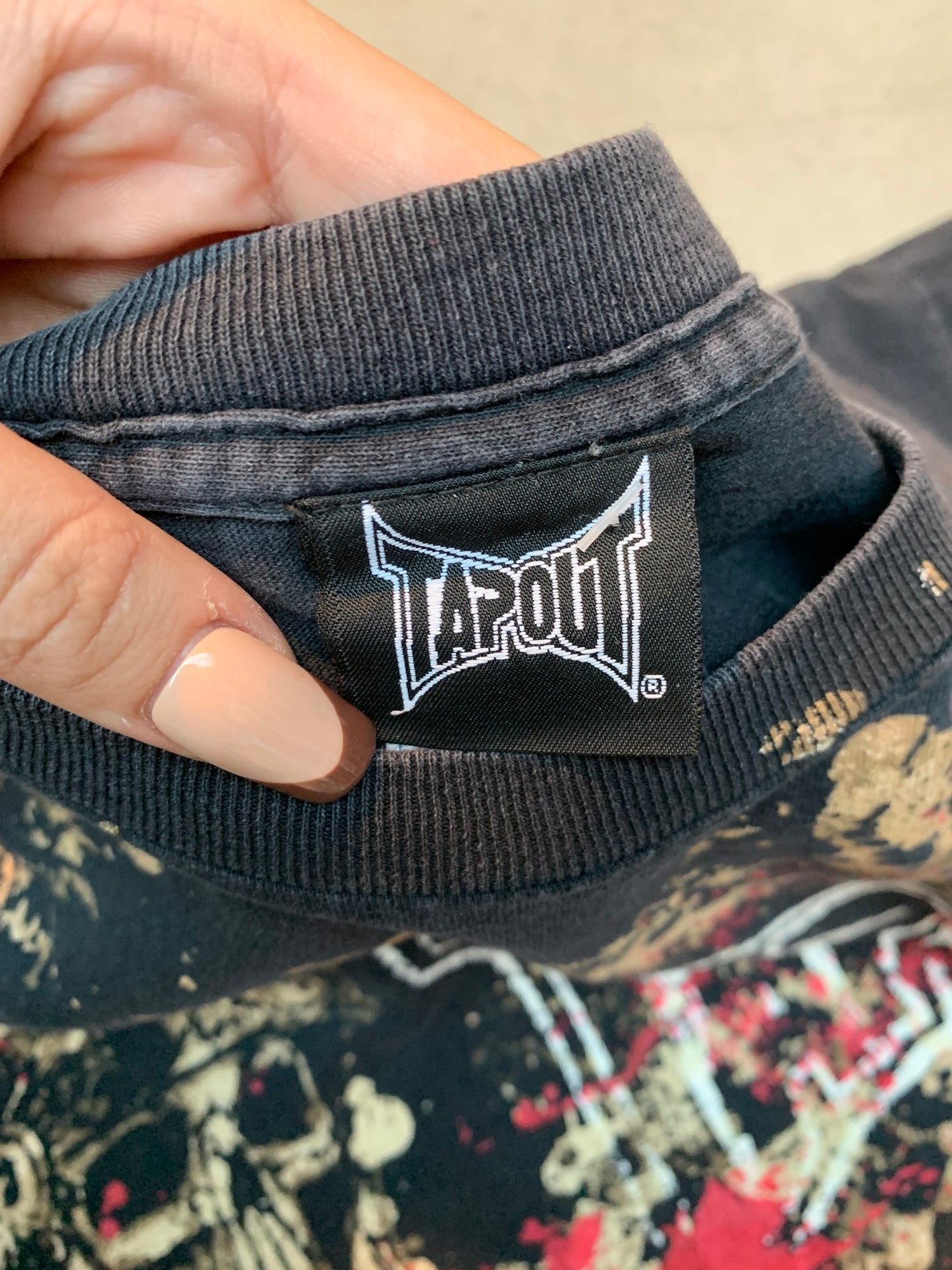 Vintage TAPOUT Graphic Black T-Shirt