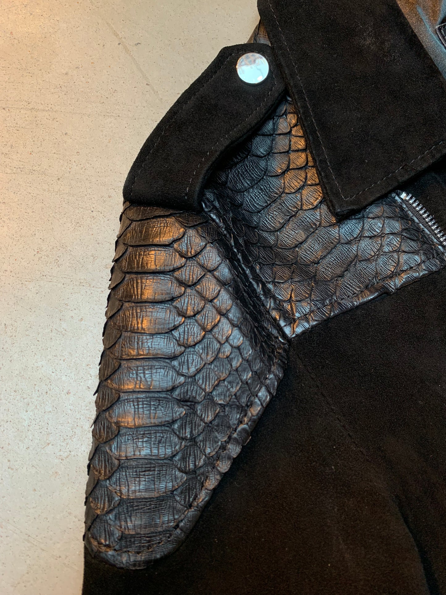 Vintage Unisex SUSUDIO Black Suede Biker Jacket