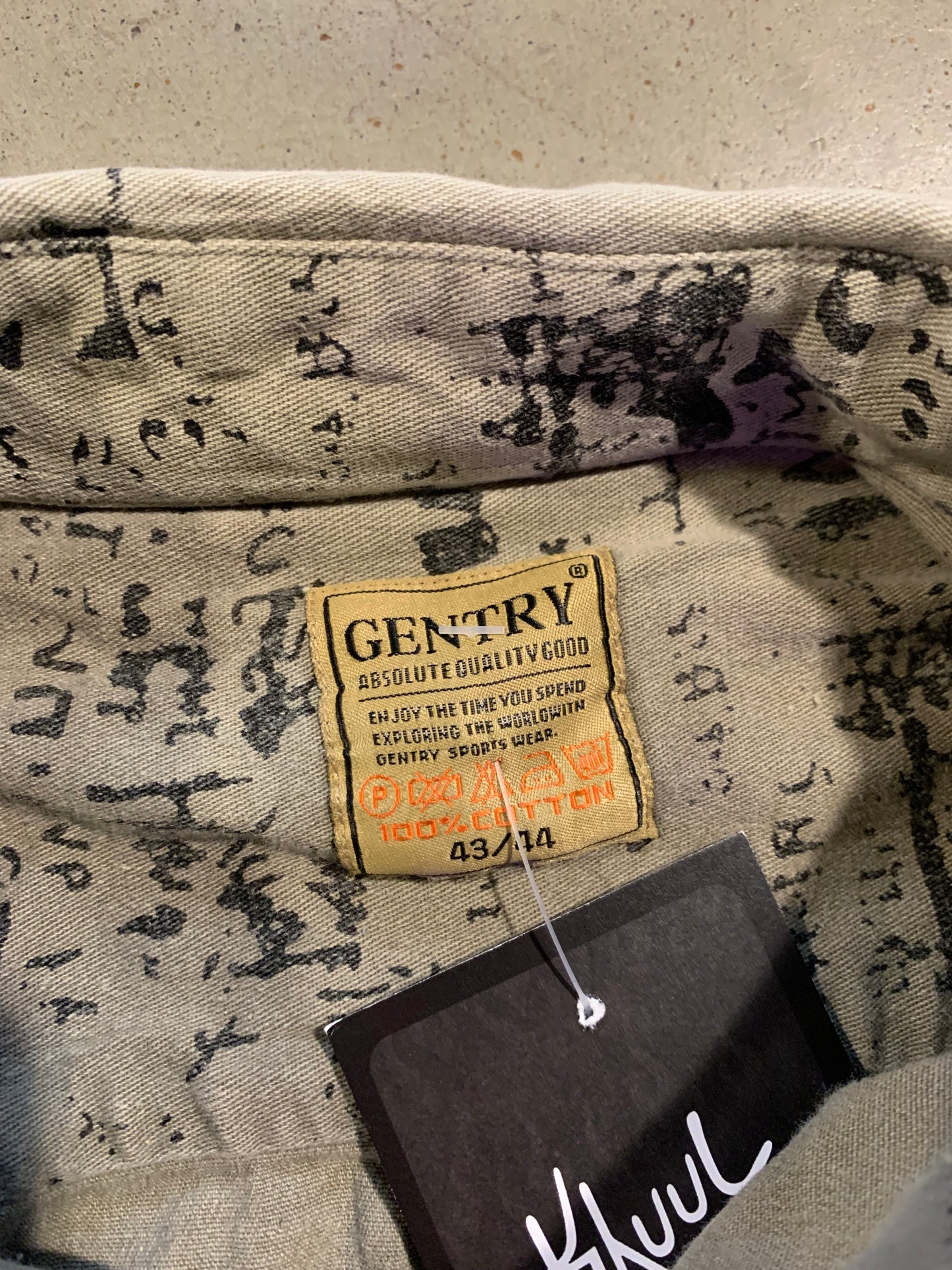 Men’s Vintage Gentry Printed Long Sleeve Button-Up Shirt