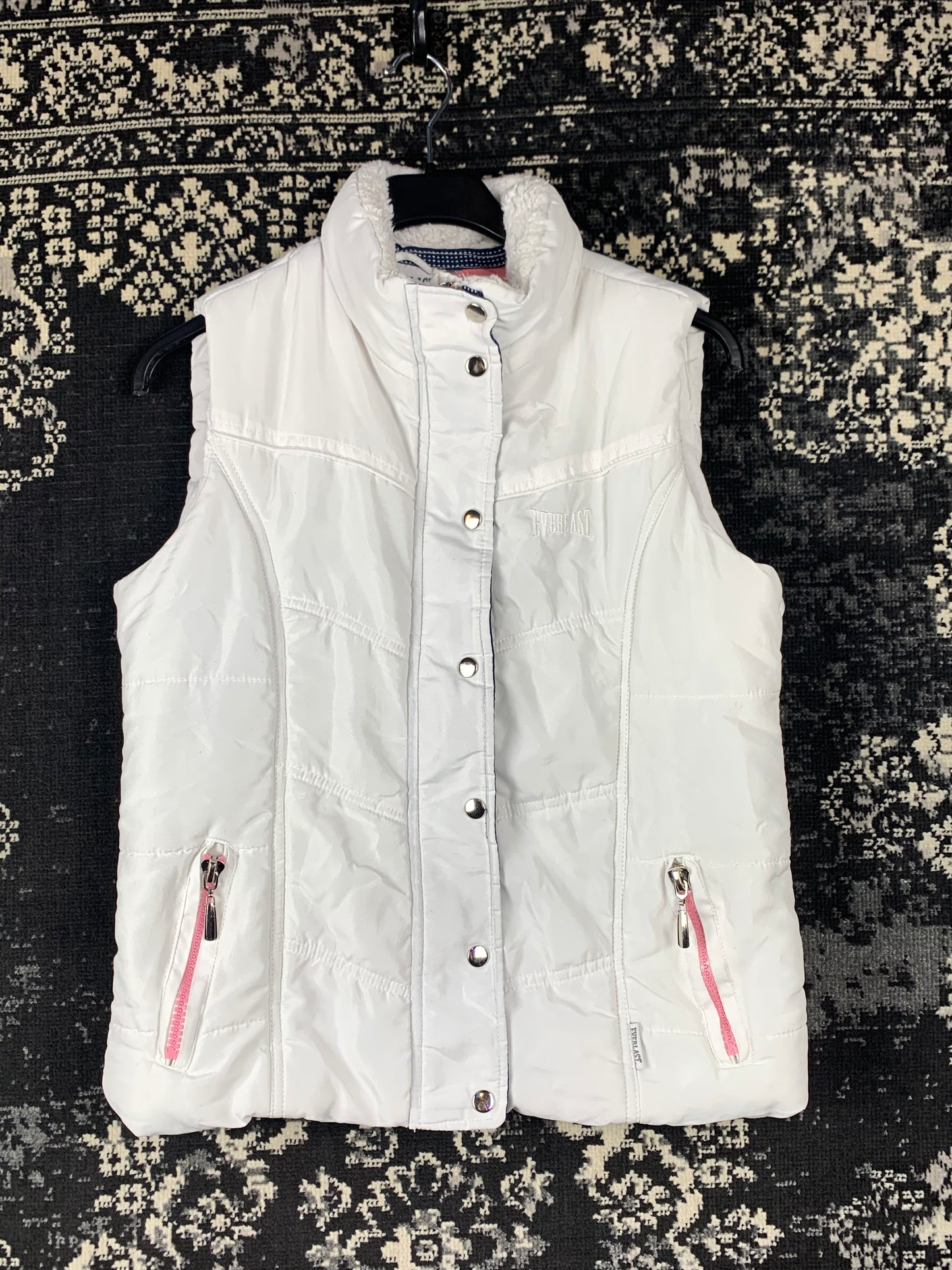 Womens Y2K Vintage White Everlast Puffer Vest