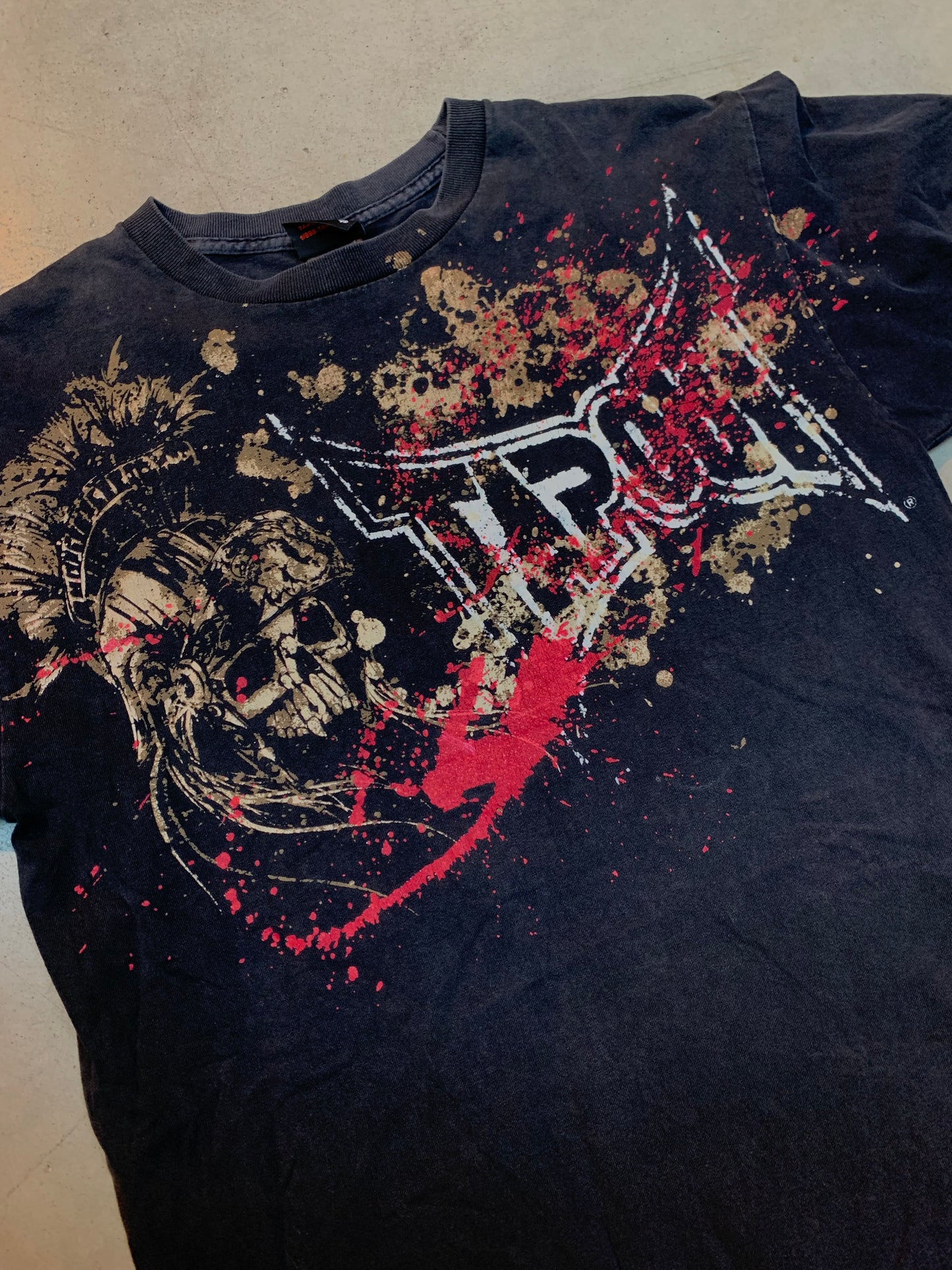 Vintage TAPOUT Graphic Black T-Shirt